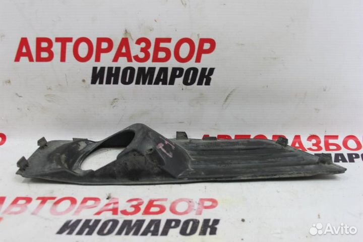 Рамка противотуманной фары правой для Ford Focus 2