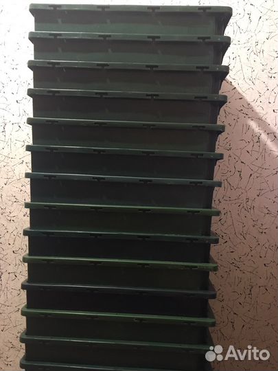 Ящик пластиковый с крышкой