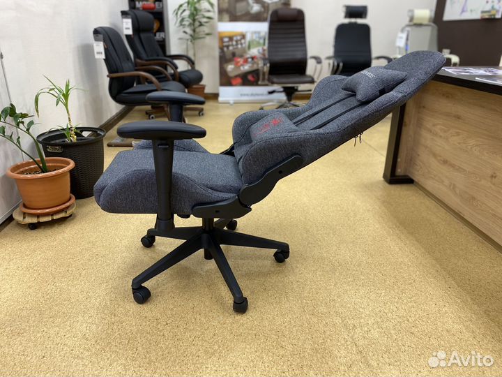 Игровое геймерское кресло