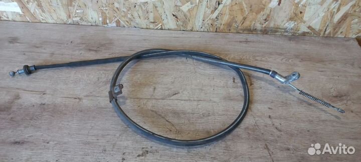 Трос ручника правый Nissan Juke F15