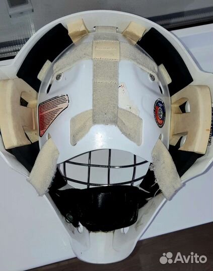 Шлем хоккейного вратаря