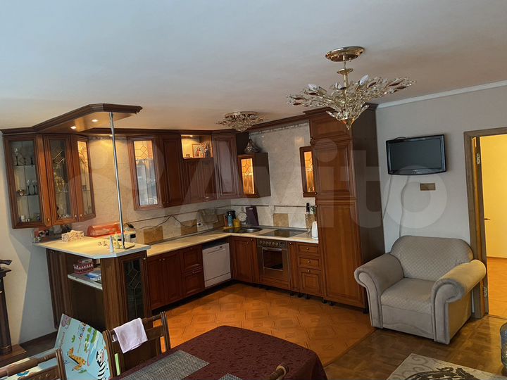 4-к. квартира, 120 м², 3/7 эт.