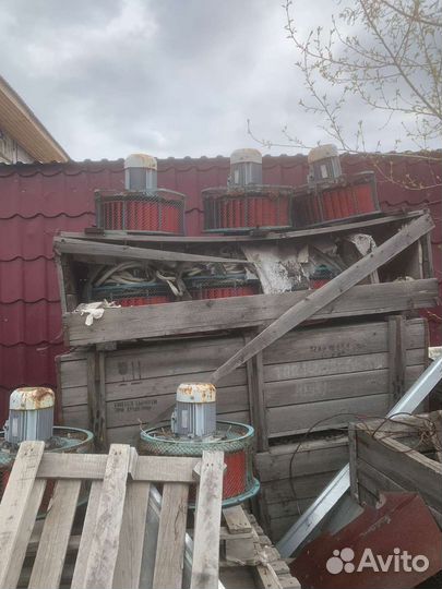 Вентилятор крышный вкрм