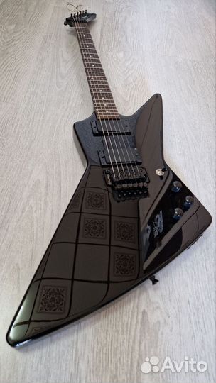 Электрогитара Magna Explorer + комплект