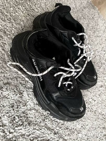 Balenciaga triple s 38