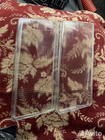 Продам стекла на правую фару Bosch ваз 2110-12