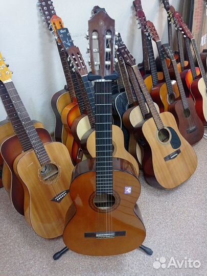 Классическая гитара yamaha c40