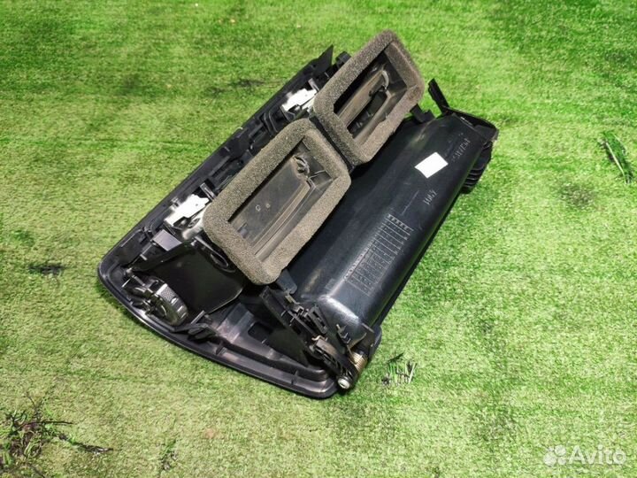 Центральный дефлектор воздуховод Skoda Octavia A5