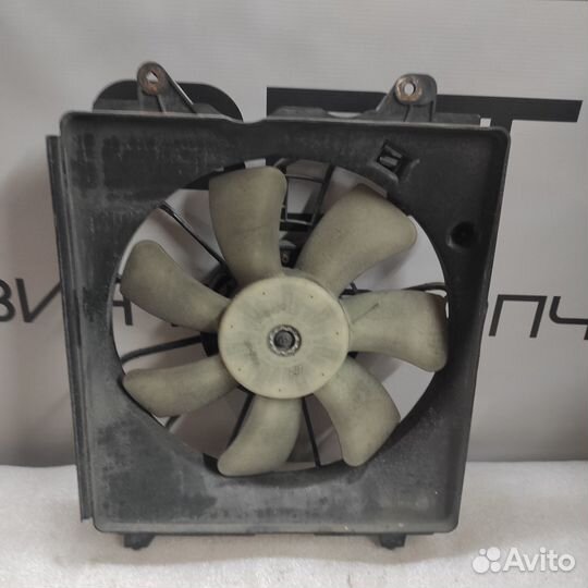 Диффузор радиатора правый Honda Civic 8 4D