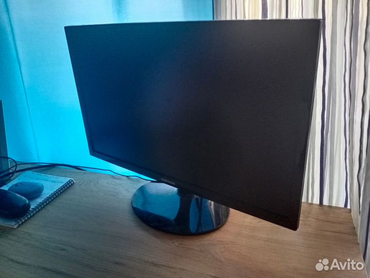 Монитор Samsung S24D300H 