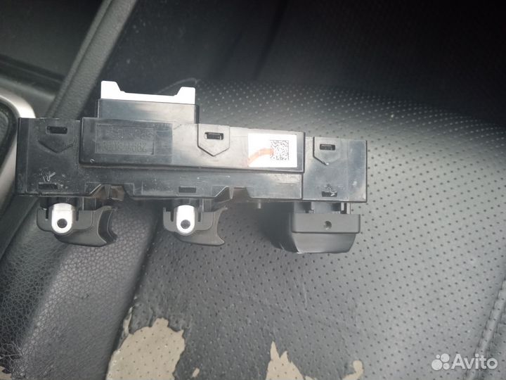 Блок управления стеклоподъемниками