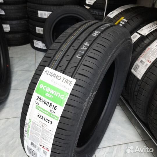 Kumho Ecowing ES31 205/60 R16