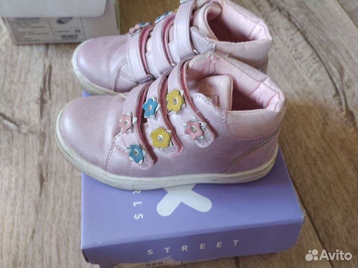 Ботинки (кроссовки) для девочки