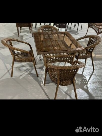 Столы и стулья новые