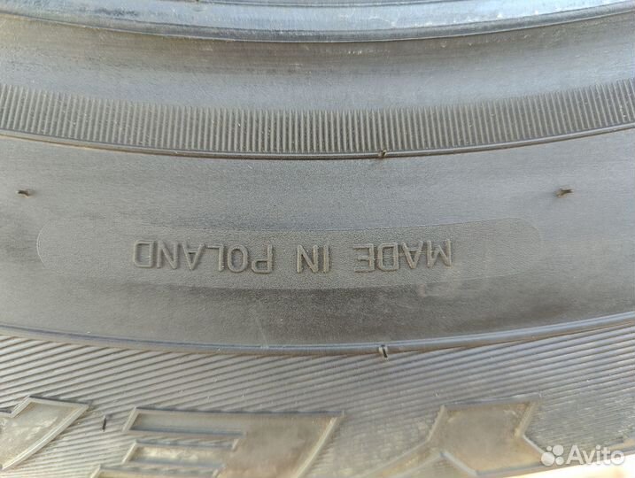 Goodyear Ultragrip 600 215/65 R16 98T