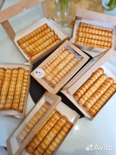 Орешки, трубочки со сгущенкой