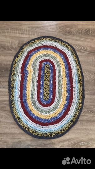 Коврик вязанный из лоскутков