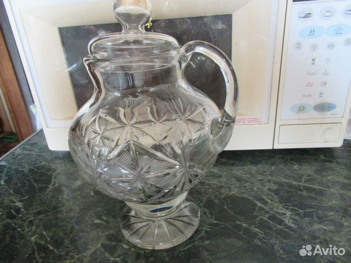 Хрустальный кувшин с крышкой