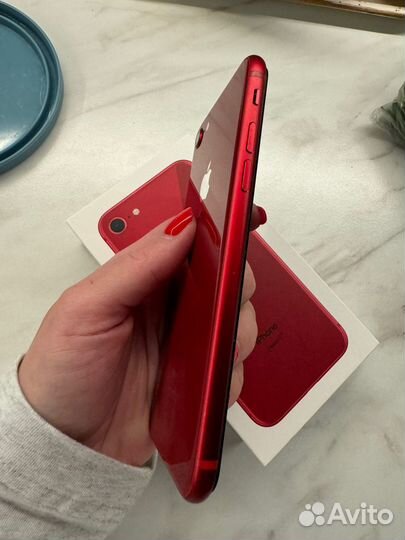 iPhone 8, 64 ГБ