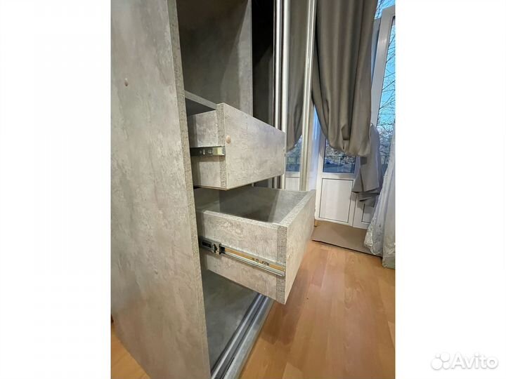 Шкаф купе 130см бетон светлый 1 зеркало