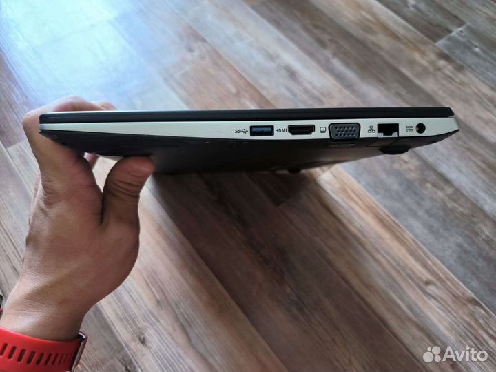 Ноутбук asus c300s i7 SSD240гб