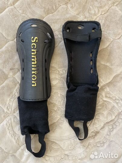 Футбольные щитки