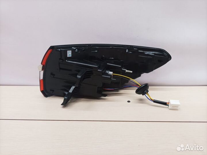 Фонарь левый внешний Coolray Sport SX11 2019