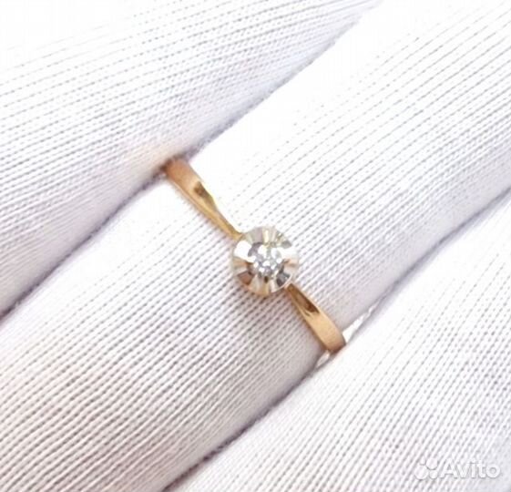 Золотое кольцо с камнем 16,5р