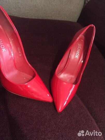 Туфли женские 39 размер красные лаковые