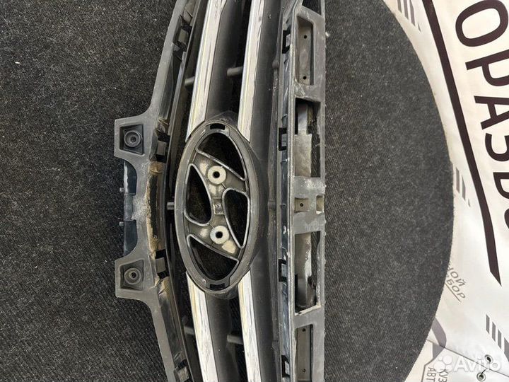 Решетка радиатора Hyundai Solaris 2017