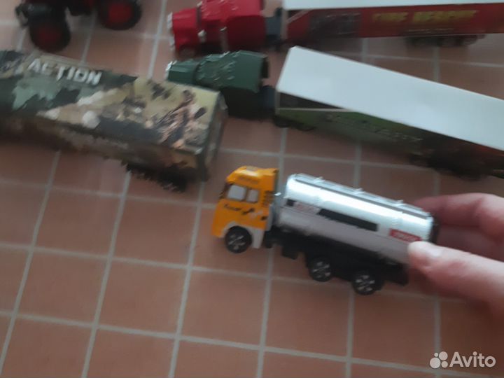 Игрушки машины, длинномеры и др