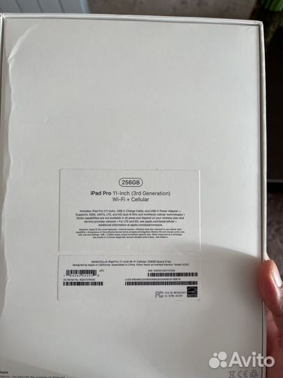 iPad Pro 11-inch 256GB Wi-Fi + Cellular