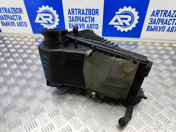 Корпус воздушного фильтра Volkswagen Touareg 3.6