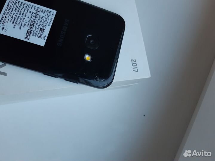 Samsung Galaxy A3 (2017) SM-A320F/DS, 2/16 ГБ