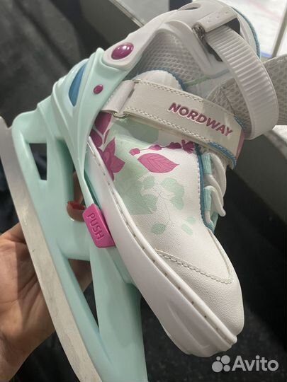 Продаю детские коньки