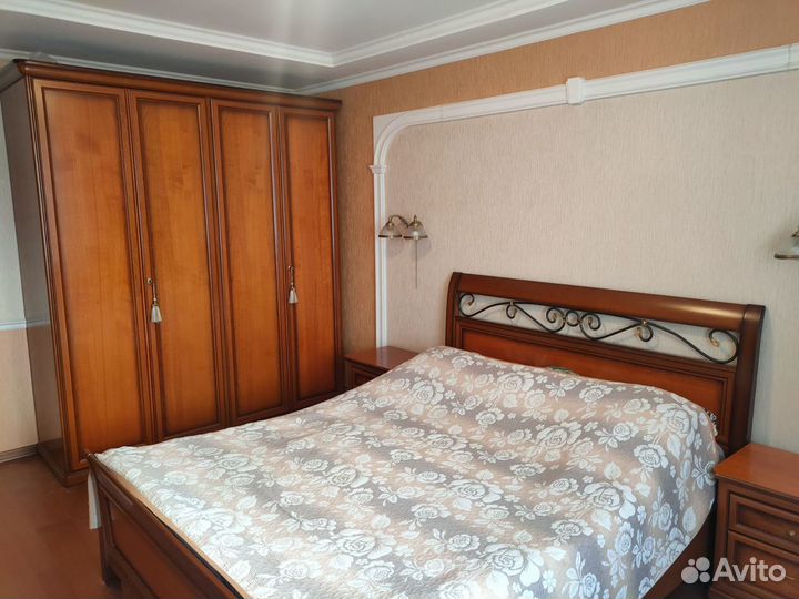 Спальный гарнитур мебель для спальни (Италия)