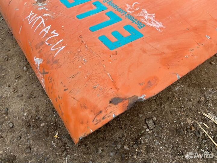 Люк отсека. Hitachi Ex100Wd-2 экскаватор 4BD1T