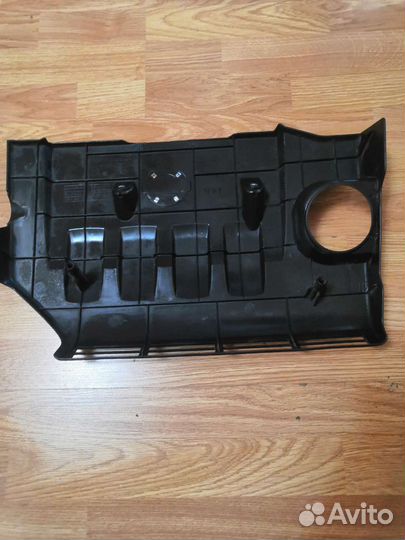 Крышка двигателя tiida