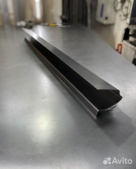 Порог под откат. дверь Hyundai Starex H-1 рест дор