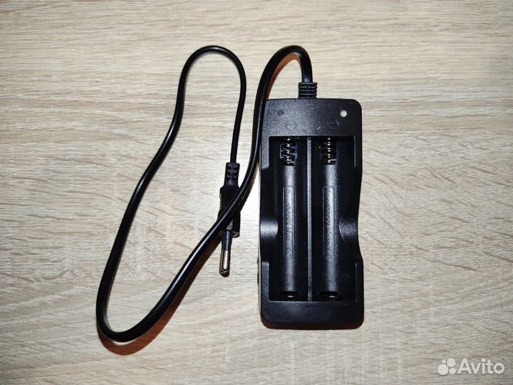 Зарядное устройство для аккумуляторов 18650