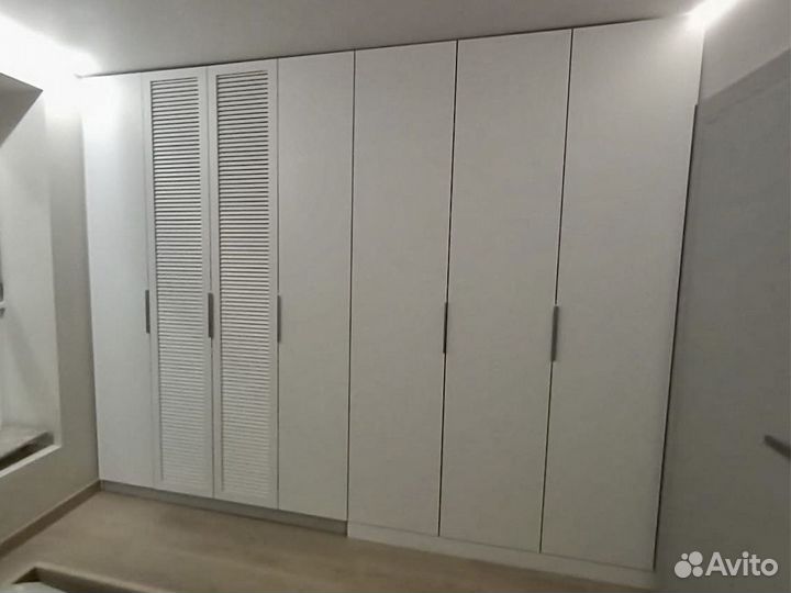 Шкаф распашной