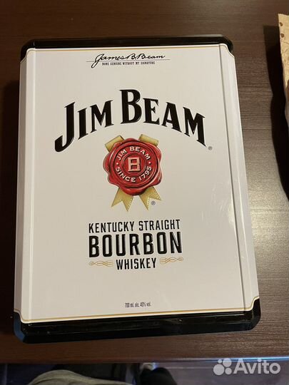 Коробка из под бурбона