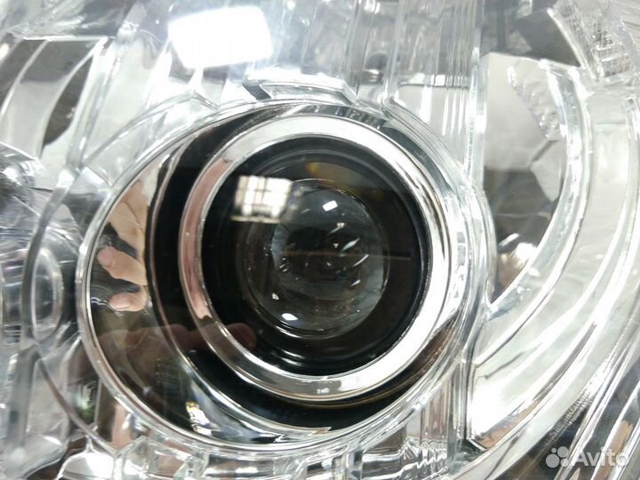 Фара левая Mitsubishi Pajero 4