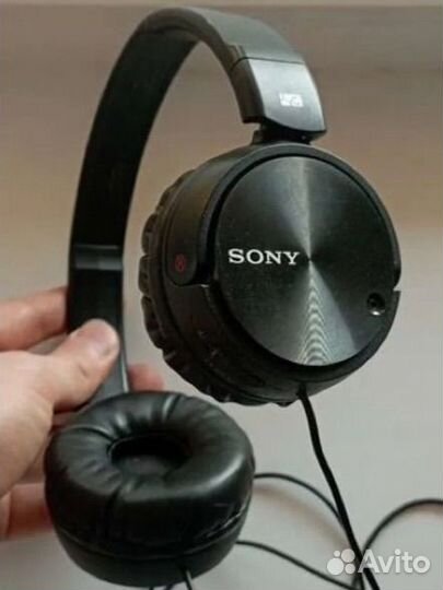 Наушники Sony с функцией активного шумоподавления