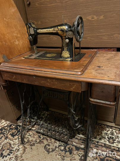 Старинная швейная машинка зингер singer