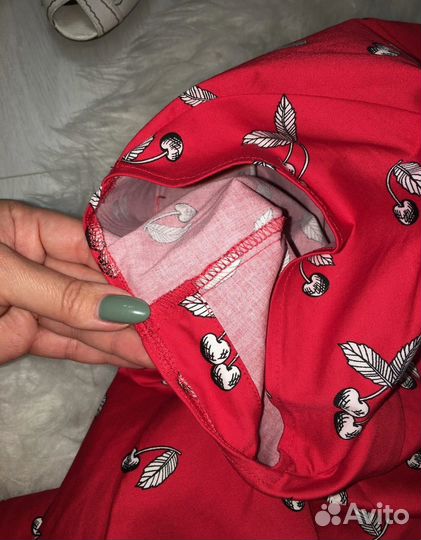 Платье 54(54/56), принт вишни. Не ношено.хлопок