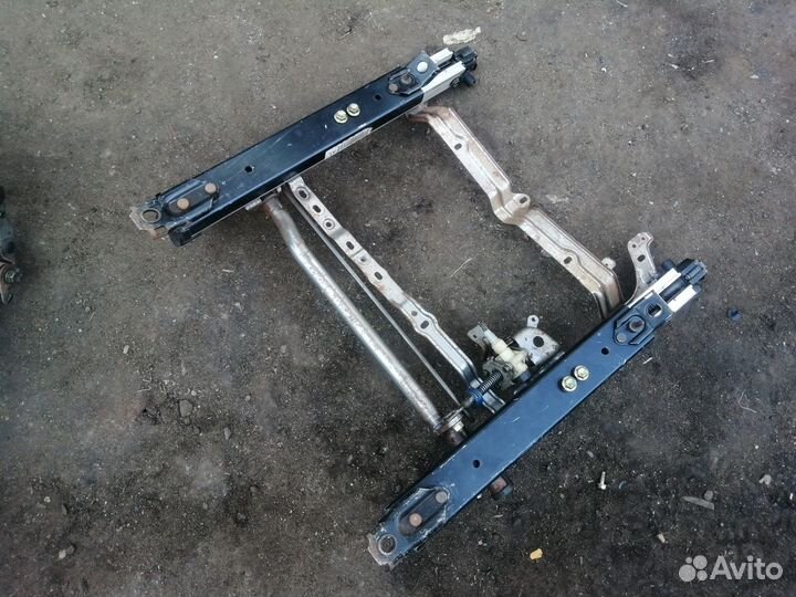 Каркас переднего левого сидения Toyota Celsior