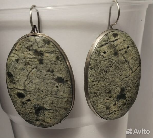 Серьги из змеевика