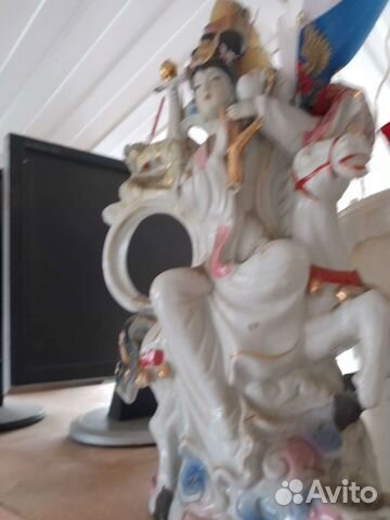 Статуэтка фарфор