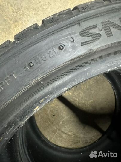 Triangle Snowlink TWT02 245/40 R19 и 275/35 R19